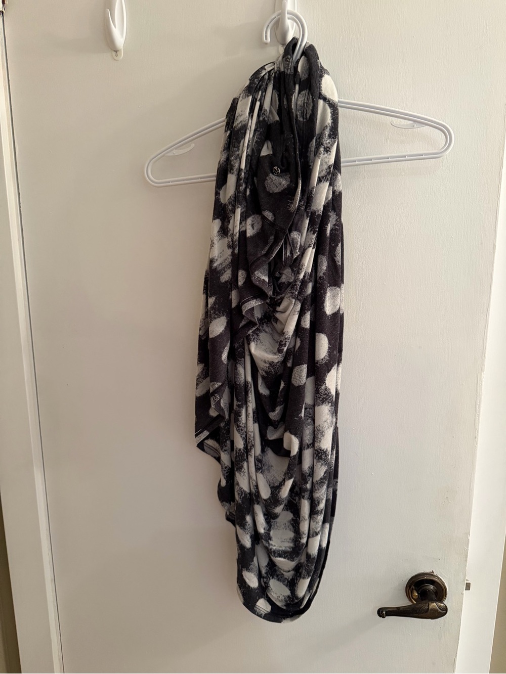 Lululemon Infinity Loop Scarf | Black & White Polka Dot | OS